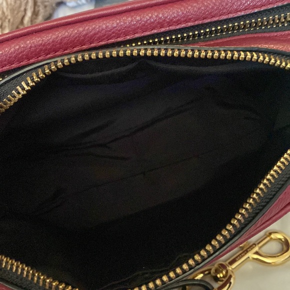 Marc Jocobs Soft Leather Crossbody - Picture 3 of 8